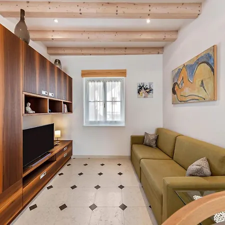Vila Dependance Runkelstein *